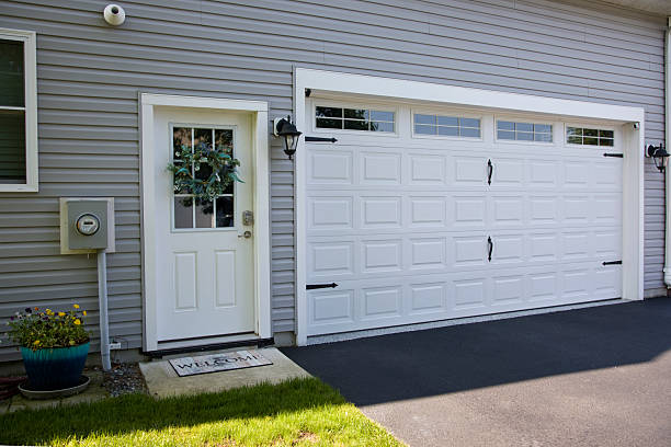 24/7 Emergency Garage Door Panel Replacement experts in Montgomery, MN